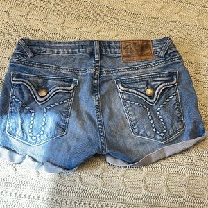 Vigoss denim shorts good used condition no major flaws size 29